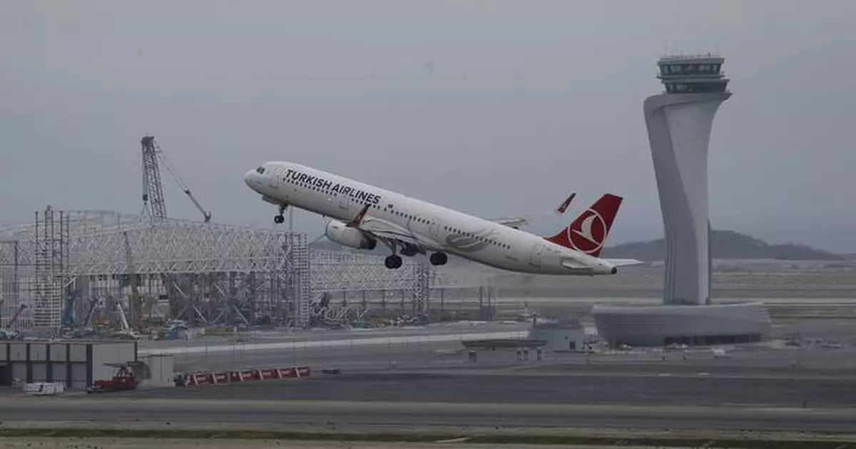 Turkey will fine airline passengers who unbuckle before the plane stops