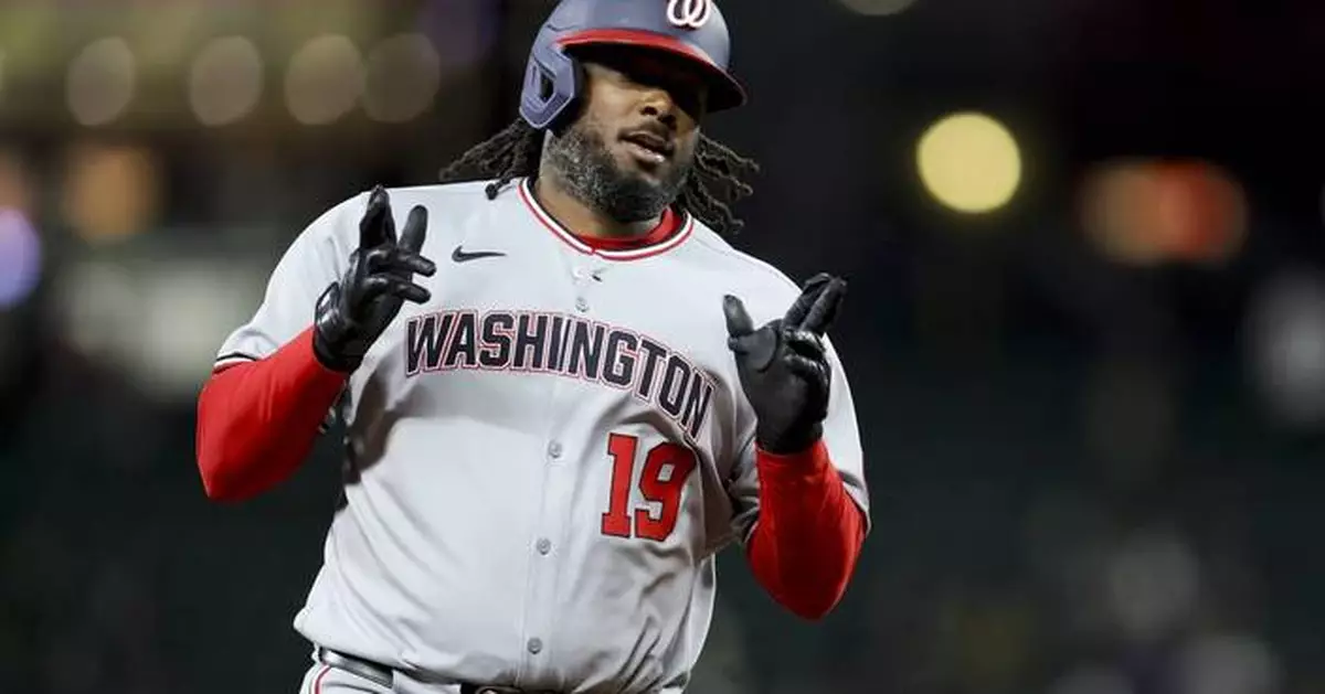 Josh Bell homers in the Nationals' 7-run 10th inning in a 9-3 victory over the Mariners