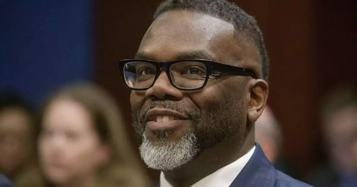 Justice Department investigates Chicago's hiring practices after mayor touts Black hires