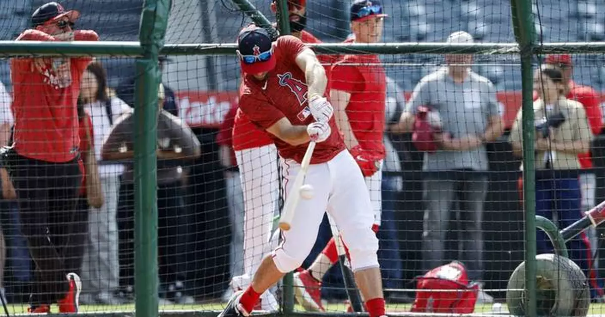Angels sign Chris Taylor to a 1-year contract, keeping the utilityman in Southern California