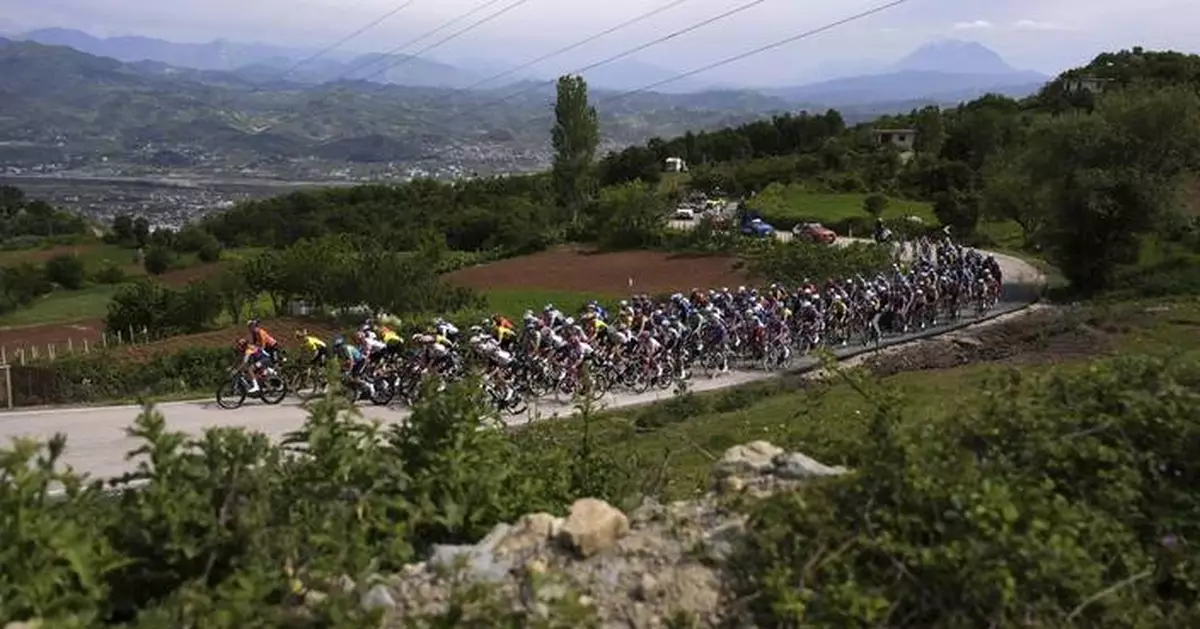 Pedersen wins opening Giro d'Italia stage in Albania and claims pink jersey