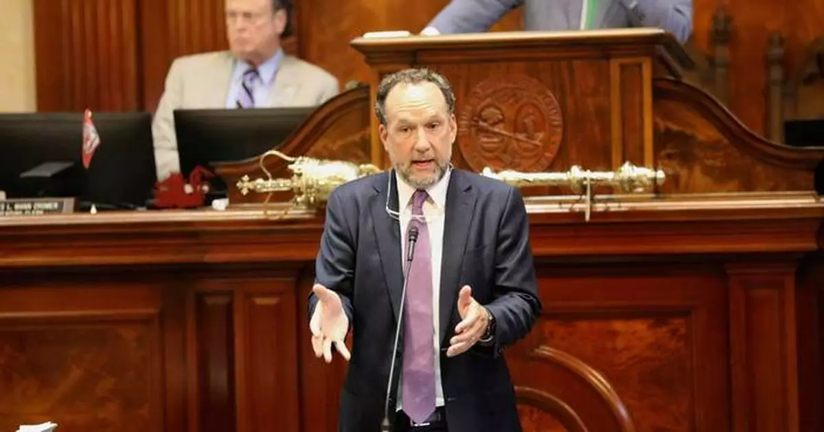 South Carolina's budget passes with a big raise in lawmaker pay