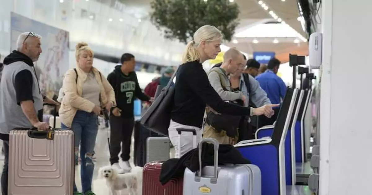 PHOTO COLLECTION: Newark Airport Flight Delays