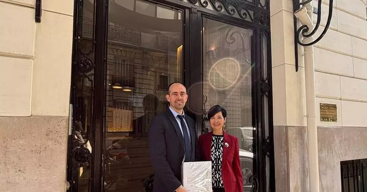 Hong Kong Housing Secretary Explores Parisian Housing Solutions and Shares Local Initiatives During Visit.