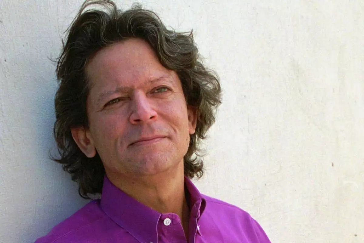 File - Johnny Rodriguez poses for a photo in Nashville, Tenn., July 3, 1996. (AP Photo/Christopher Berkey, file)