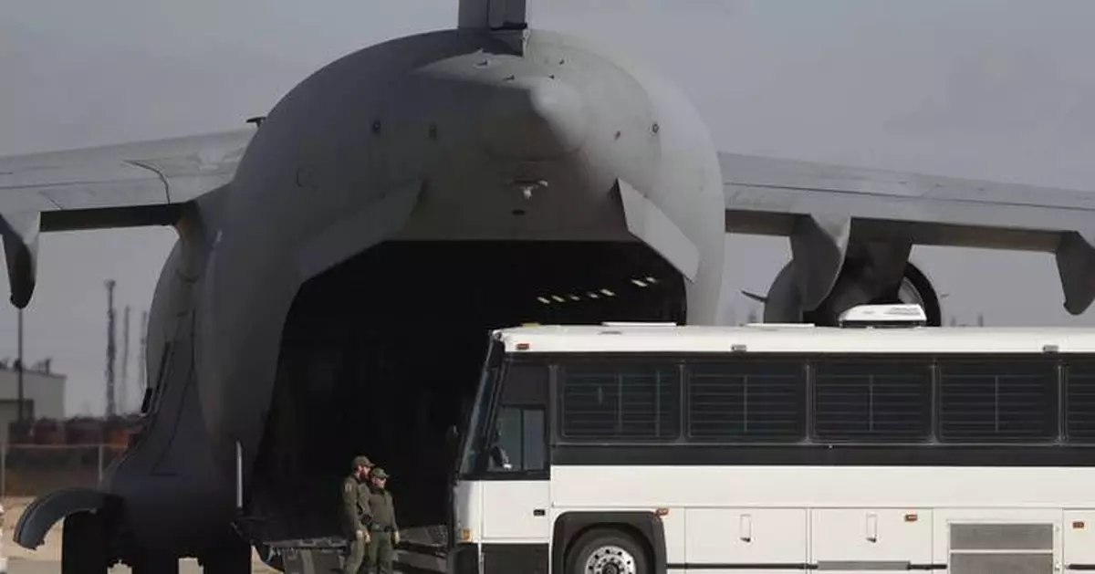 A federal judge orders the Trump administration to return a Guatemalan deported to Mexico to the US