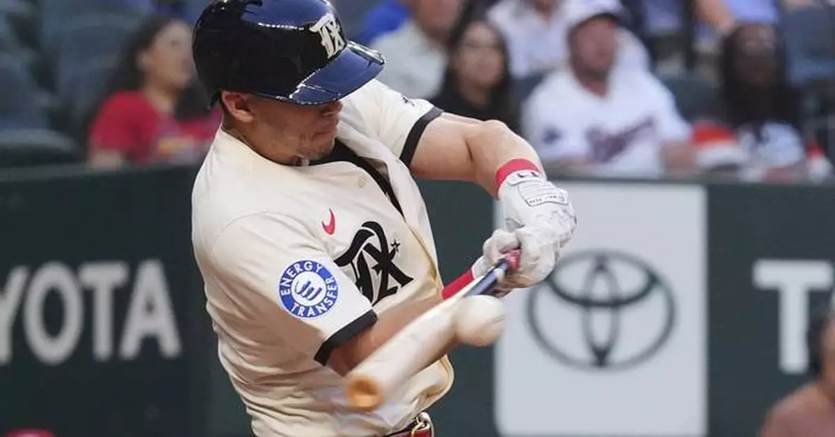 Rangers' slumbering bats come alive in 11-1 victory over Cardinals