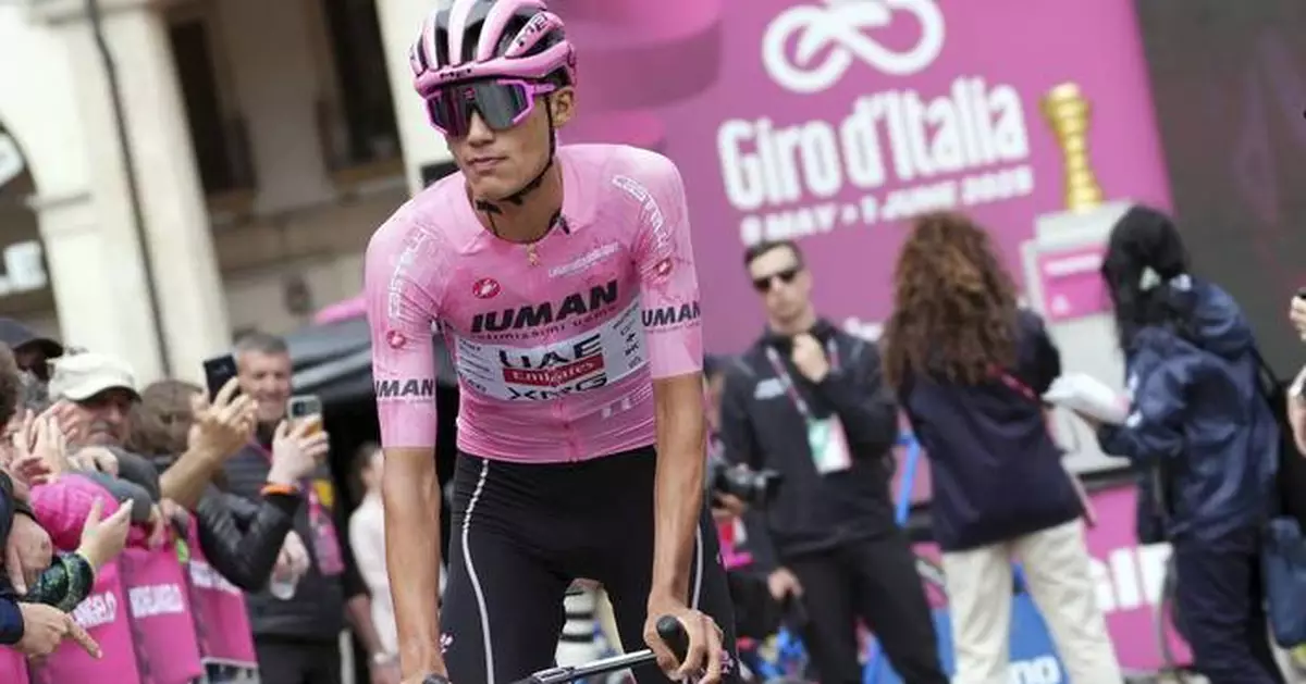 Del Toro adds 5 seconds to his Giro lead and Pedersen wins his fourth stage