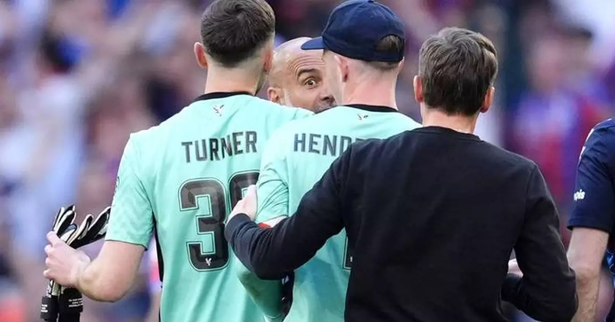 Guardiola confronts Crystal Palace goalie after FA Cup loss