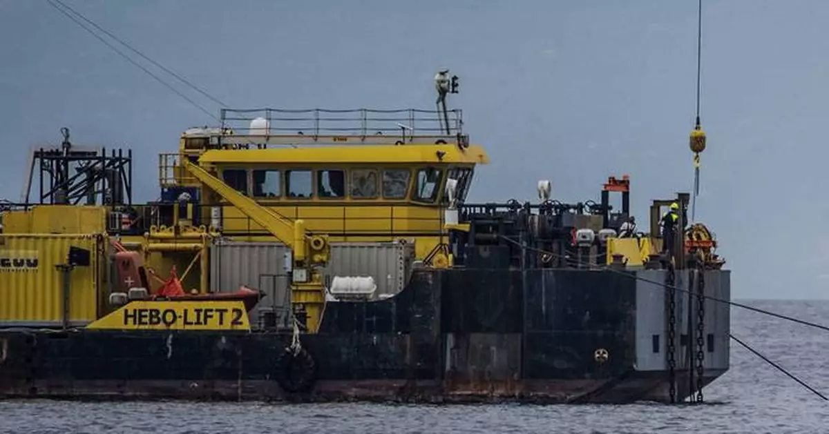 The recovery of superyacht off Sicily is suspended after a diver dies