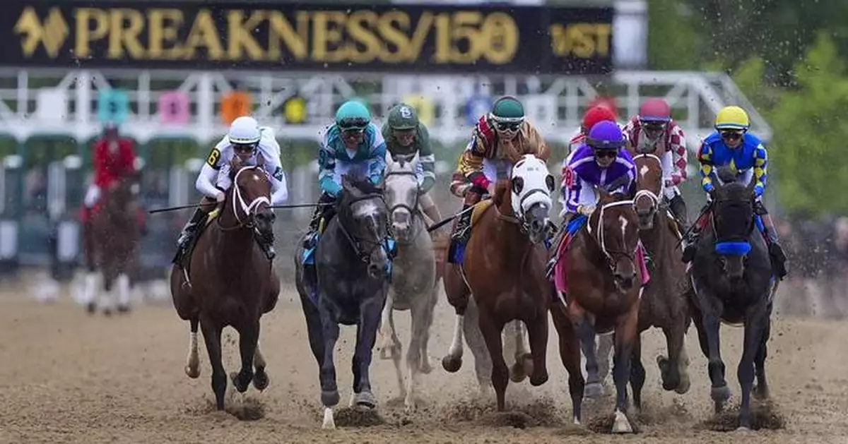 Hall of Famers Bob Baffert and D. Wayne Lukas watch horses get troubled trips in the Preakness