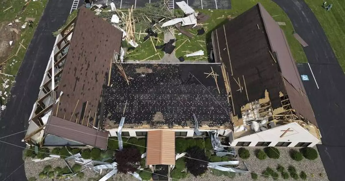 More severe weather pummels the central US as thousands recover from deadly tornadoes