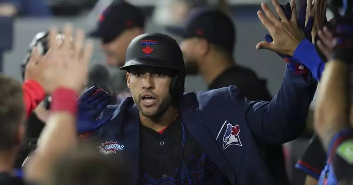 Lukes delivers tiebreaking hit in eighth, Ramírez leaves injured as Blue Jays beat Guardians 5-3