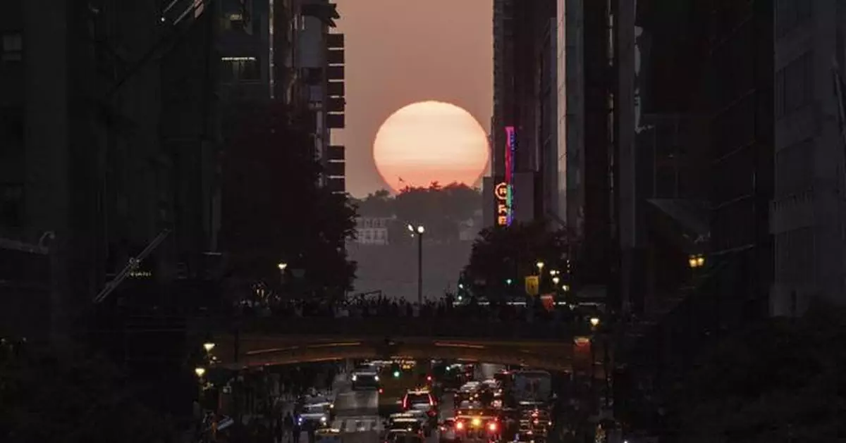 What is Manhattanhenge and when can you see it?