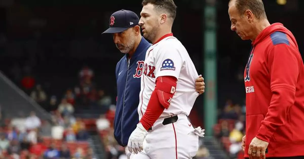 Red Sox third baseman Alex Bregman leaves game with right quad tightness
