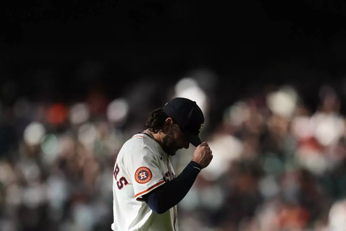 Houston Astros -Start Krug Lance McCullers Jr. leaves the hill at the first inning of a baseball game against the Cincinnati Reds in Houston, Saturday, May 10, 2025. (AP Photo/Ashley Landis)