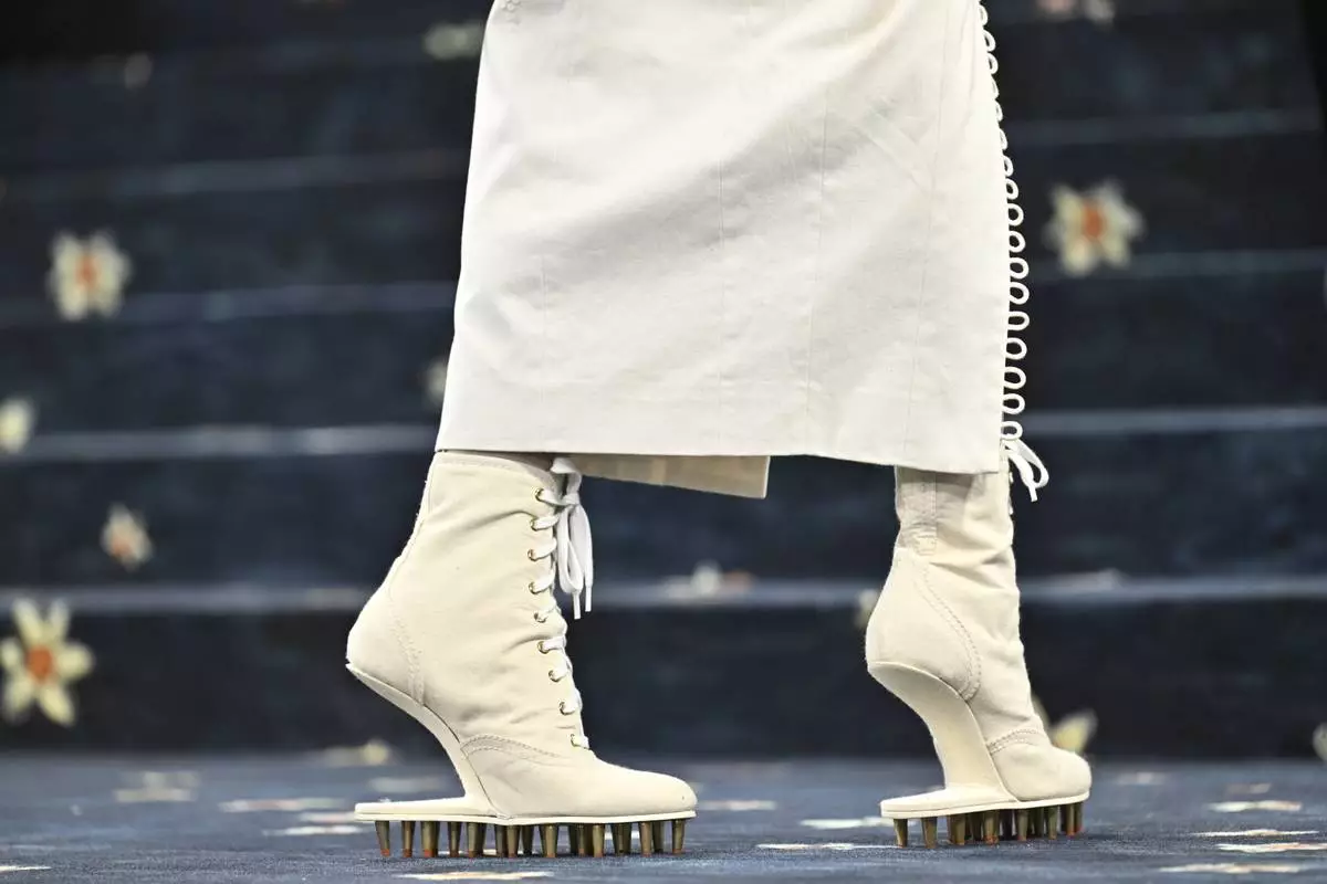 Wendi Deng Murdoch attends The Metropolitan Museum of Art's Costume Institute benefit gala celebrating the opening of the "Superfine: Tailoring Black Style" exhibition on Monday, May 5, 2025, in New York. (Photo by Evan Agostini/Invision/AP)