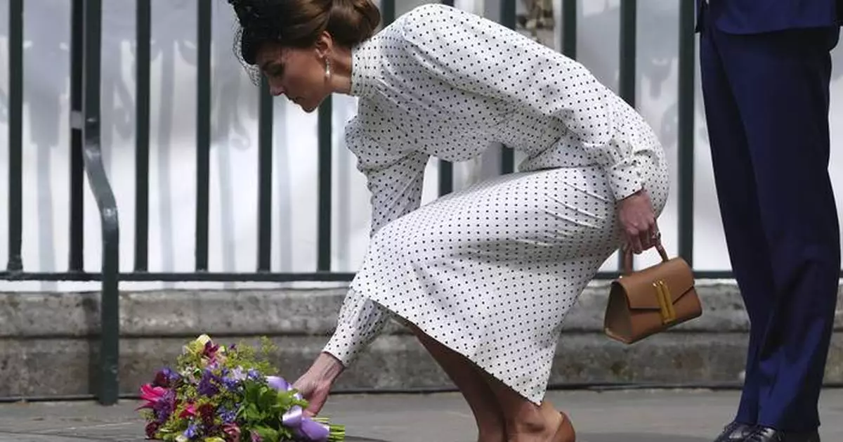 PHOTO COLLECTION: Britain Royals VE Day