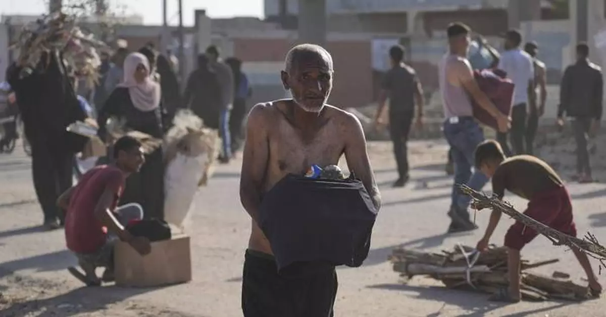 Four Palestinians die in storming of UN food warehouse a day after gunfire at new Gaza aid site