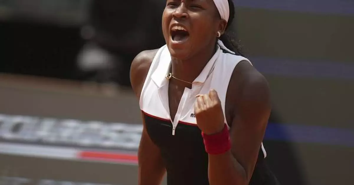 Zheng Qinwen ousts No. 1 Aryna Sabalenka to reach Italian Open semifinals vs. Coco Gauff