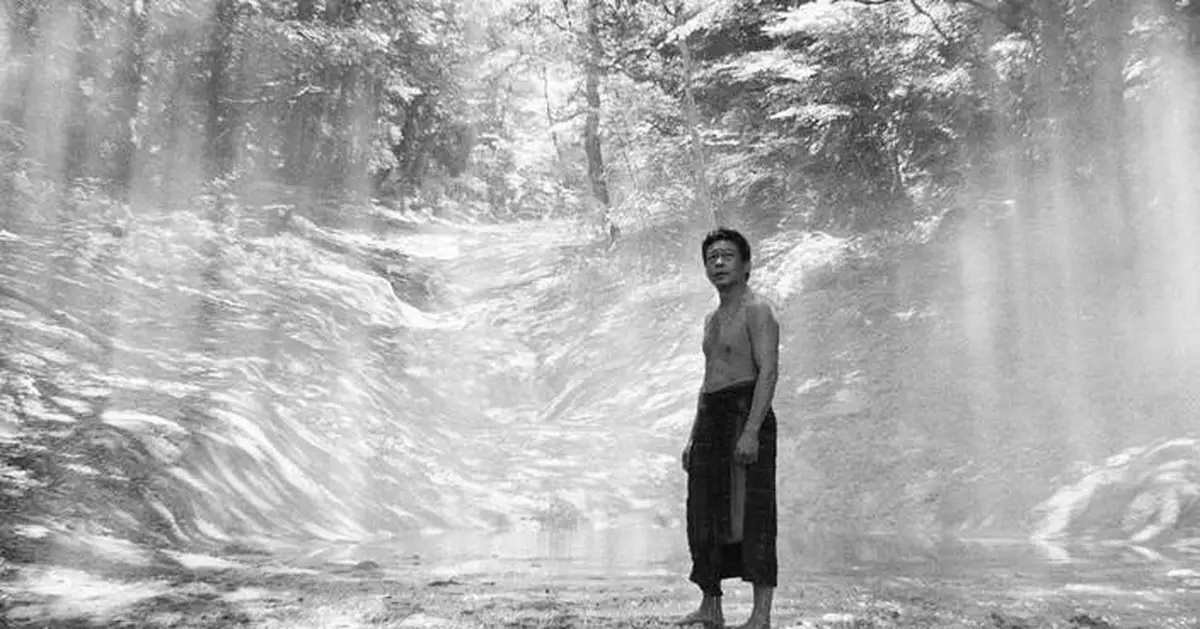 Movie director Tetsuichiro Tsuta, a graduate of Tokyo Polytechnic University’s Department of Imaging Art, is the first Japanese to win the Hong Kong International Film Festival’s top award for his film “Black Ox”