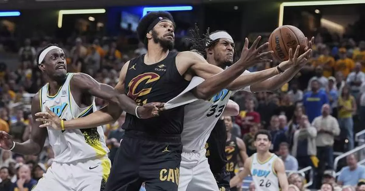 Pacers tie NBA playoff record by jumping out to 41-point halftime lead against Cavaliers in Game 4