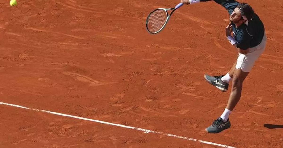 Shelton joins Musetti and Sabalenka in French Open second round, tournament honors Nadal