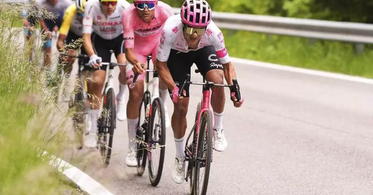 Mexico's Del Toro completes a full week in pink. He's got 1 more week to go to win the Giro