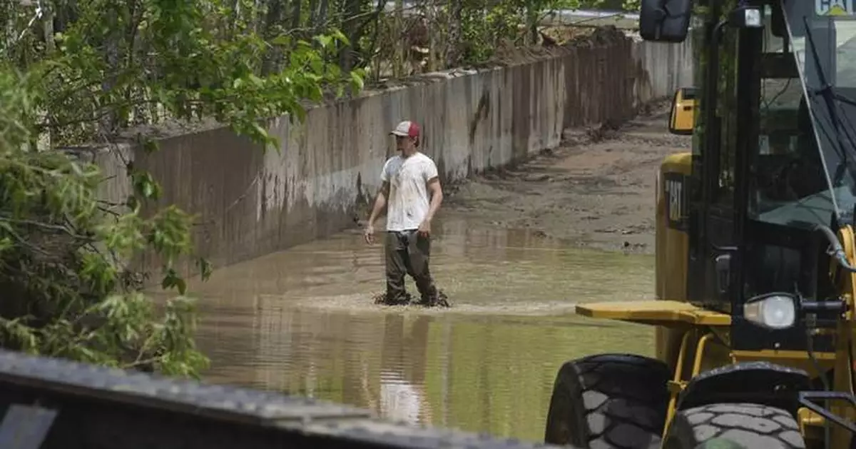 FEMA's acting chief says agency will shift more disaster recovery responsibilities to the states