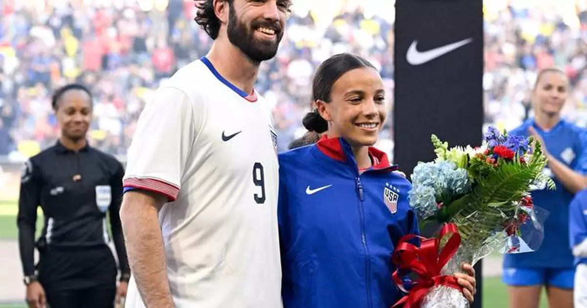 USWNT star Mallory Swanson expecting her first child