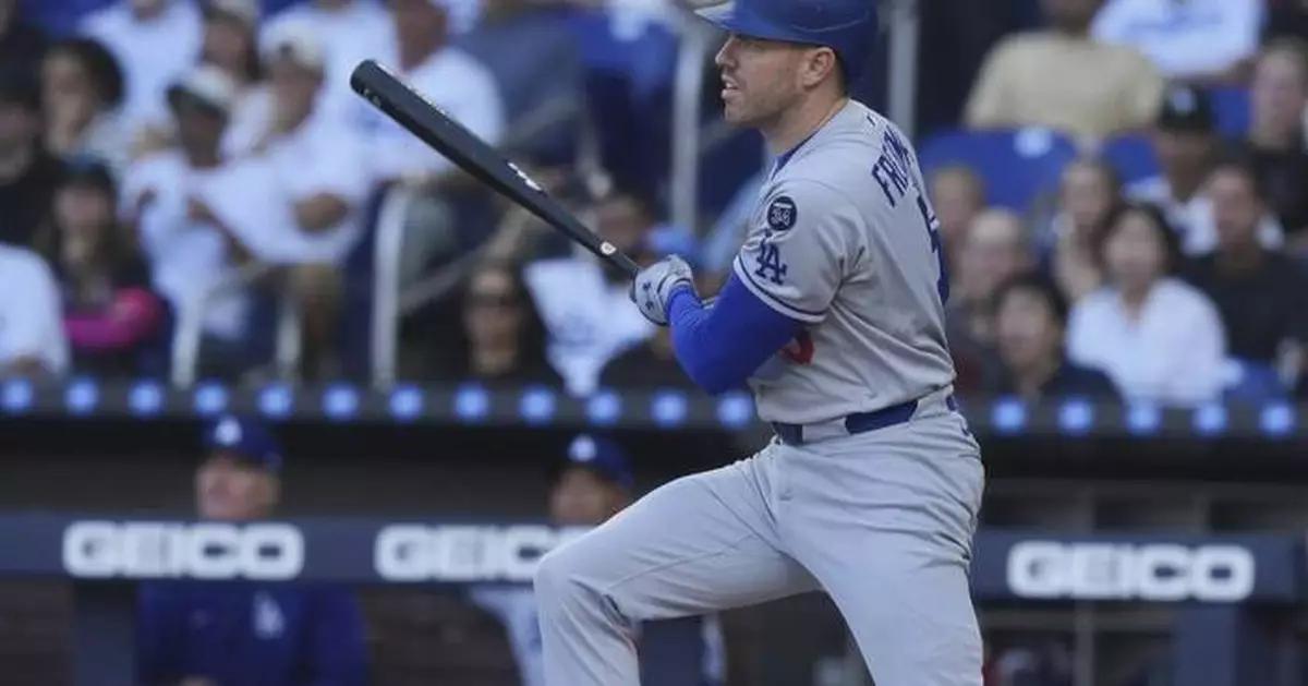 Freeman's bases-loaded triple helps Dodgers beat Marlins 10-1