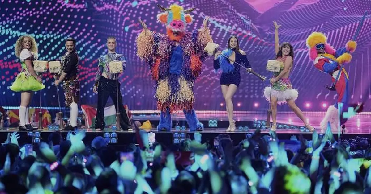 PHOTO COLLECTION: Eurovision Song Contest: Semifinals - Day 1