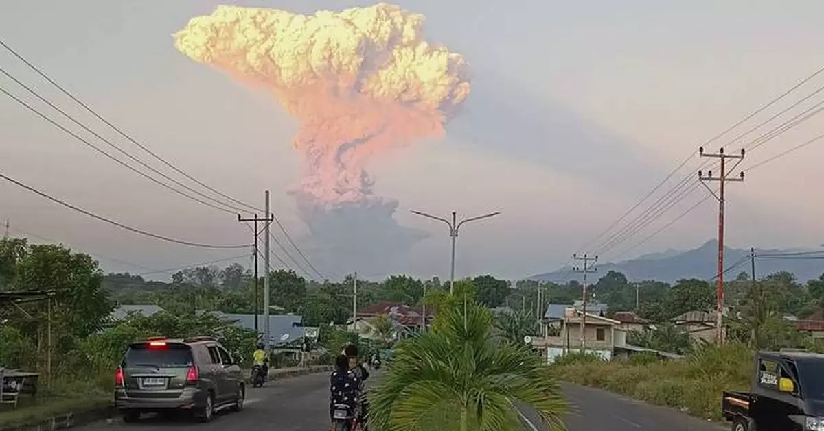 Eruption of Indonesia's Mount Lewotobi Laki Laki volcano creates ash plume visible 90 miles away