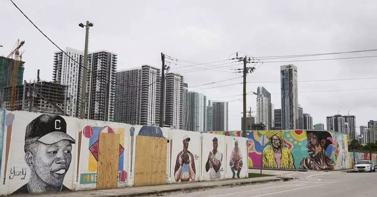 Miami Marlins join efforts to restore defaced Jackie Robinson and Minnie Miñoso mural