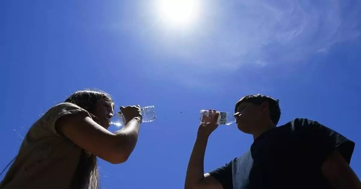 How to stay cool in a heat wave — even without air conditioning