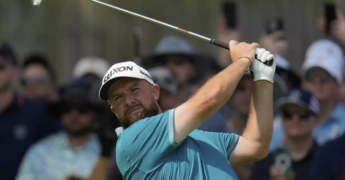 A US Open oops for Lowry, who gets a penalty after picking up his ball but forgetting to mark