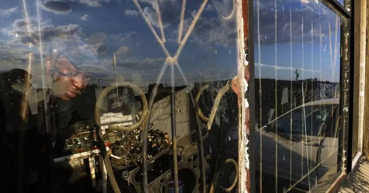 Township mechanics in South Africa unite to turbocharge their small businesses