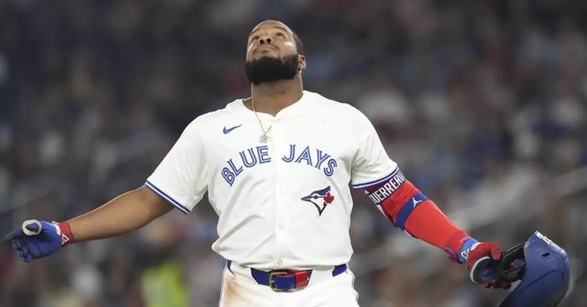 Alejandro Kirk has winning hit in ninth inning as Blue Jays beat Phillies 2-1
