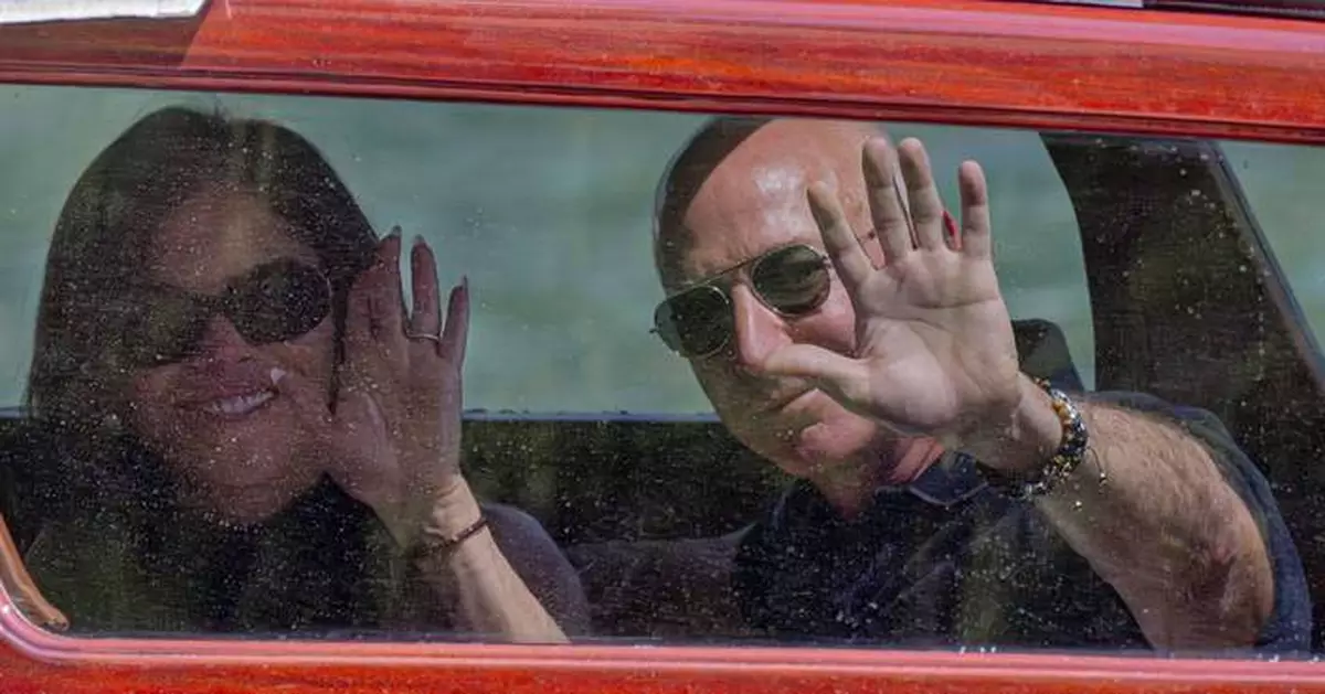 Photos from Venice as Jeff Bezos weds Lauren Sánchez
