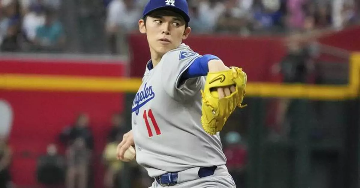 Dodgers' Roki Sasaki resumes his throwing program in recovery from shoulder injury