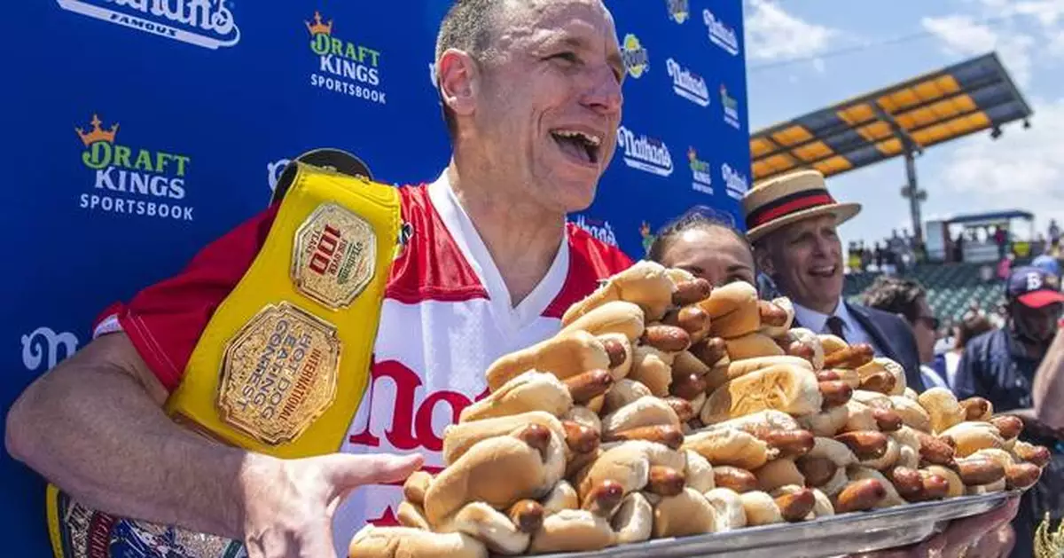 Joey 'Jaws' Chestnut to return to Coney Island hotdog eating contest after contract dispute