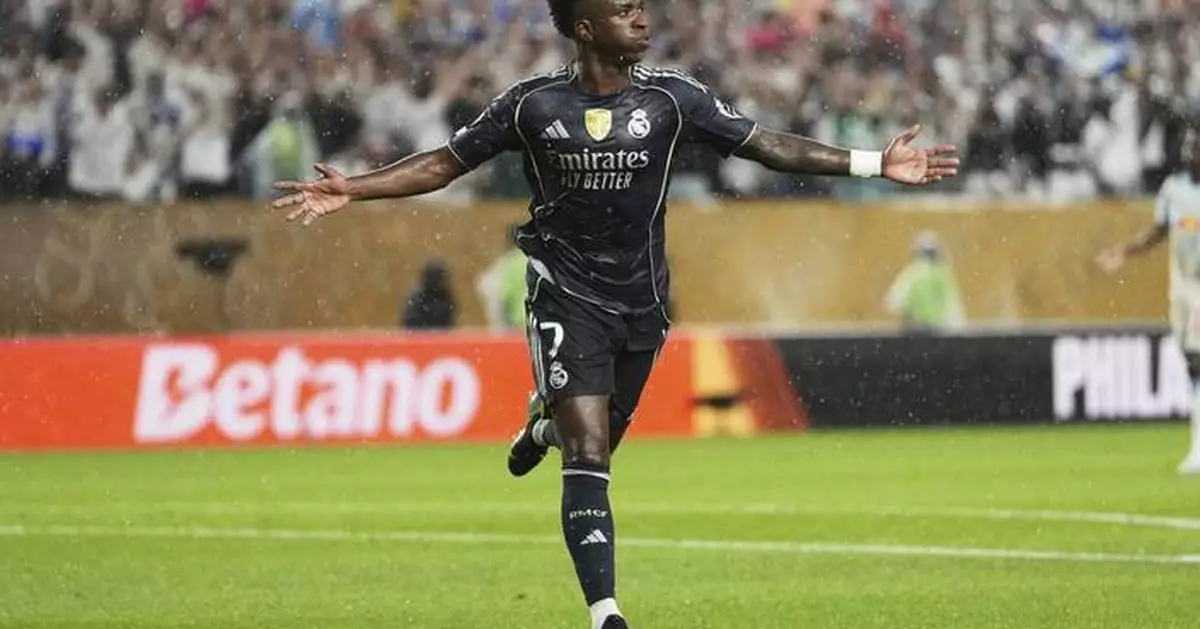 Vinícius Júnior scores and assists in Real Madrid's 3-0 win over Salzburg to advance in CWC