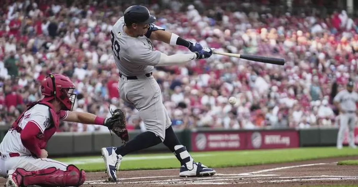 Lux's walkoff single in 2-run 11th gives Reds 5-4 win over Yankees