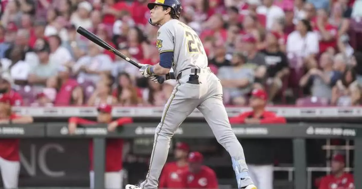 Christian Yelich's homer powers Brewers to 8th straight win, beating Reds 3-2