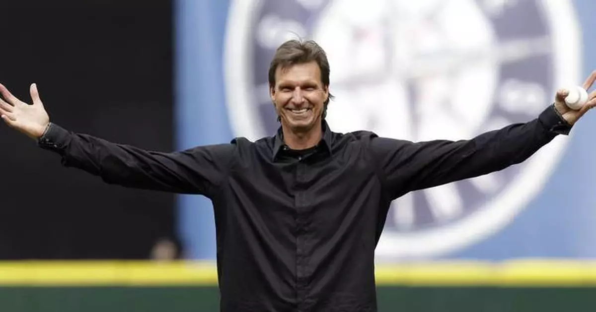 Mariners will retire Randy Johnson's No. 51 during the 2026 season