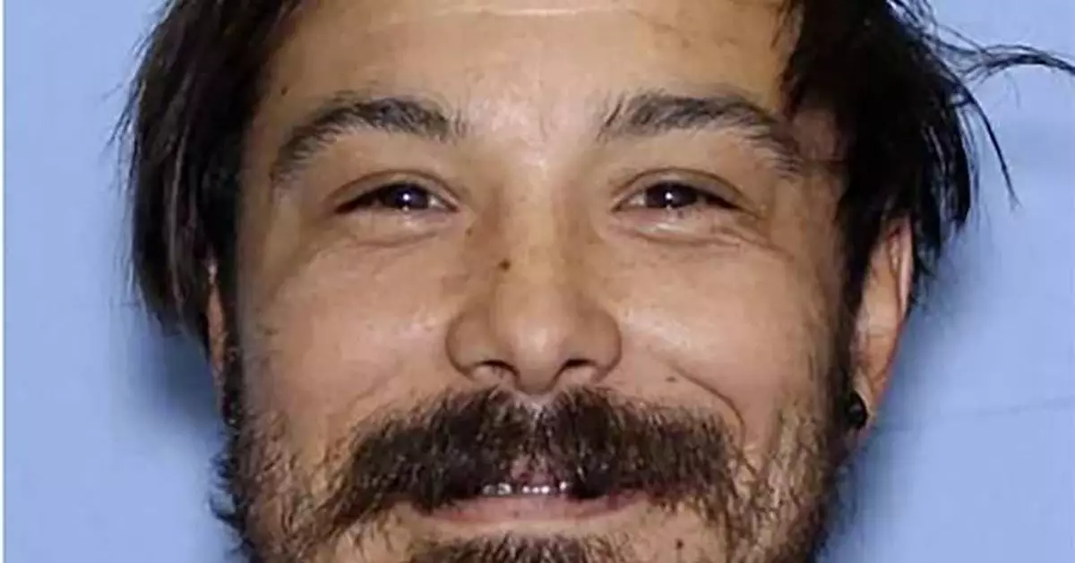 Male blood found where 3 sisters in Washington were killed, while search for their father continues