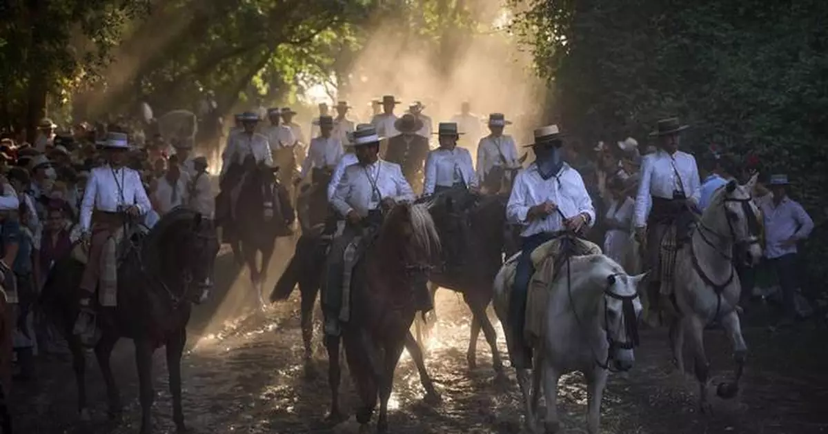 Sweat, tears, devotion: Pilgrims cross the wilderness to honor the Rocío Virgin in Spain