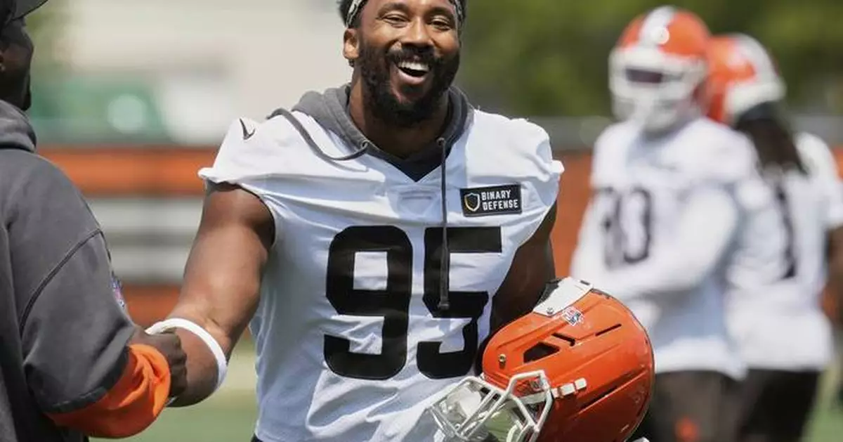 Myles Garrett hopes to add Aaron Rodgers to the 'graveyard' of QBs he's sacked