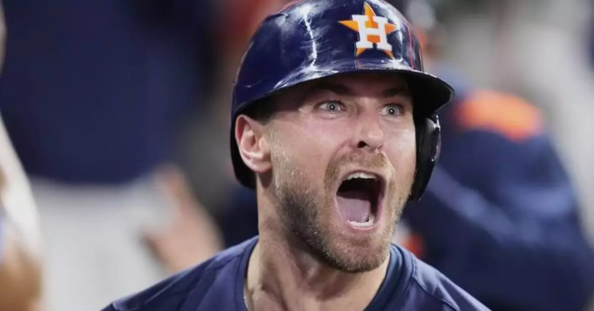 Hummel's solo homer in 8th gives Astros win over Phillies