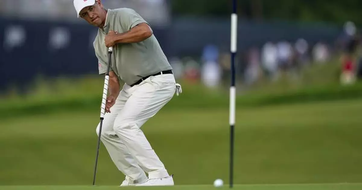 At US Open, Adam Scott turns back the clock and climbs within a shot of the lead